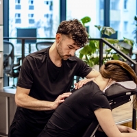 MASAŻ KARKU (15 min.) / [EVENT 29/06/2026]  / NECK/BACK MASSAGE (15 min.) [EVENT 29/06/2026]